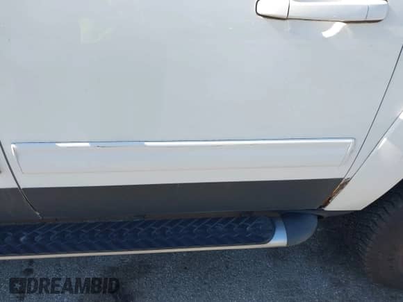 2010 Chevrolet Avalanche LT with VIN 3GNVKFE0XAG267355, listed as a IAAI auction lot 42598180 with Not provided miles and . Bid and sale history available at DreamBid. Image 13.