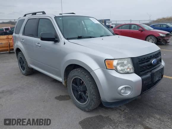 2011 Ford Escape XLT с VIN 1FMCU9D76BKC24437, выставлен на аукционе IAAI как лот 41882416 с пробегом 187 988 миль миль и . История ставок и продаж доступна на DreamBid. Изображение 1.