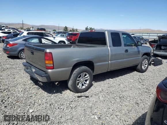 2002 Chevrolet Silverado 1500 LS with VIN 2GCEC19W621205419, listed as a Copart auction lot 68304165 with 140,481 mi miles and Salvage title. Bid and sale history available at DreamBid. Image 3.