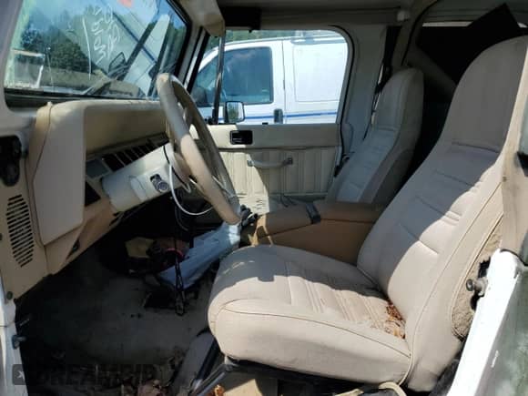 1989 Jeep Wrangler с VIN 2J4FY59T7KJ127326, выставлен на аукционе Copart как лот 68345845 с пробегом 142 540 миль миль и Чистый • Clean title. История ставок и продаж доступна на DreamBid. Изображение 7.