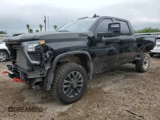 2025 Chevrolet Silverado 2500HD LTZ z VIN 2GC4KPE75S1121558, wystawiony jako Copart lot #56193305 z przebiegiem 9 652 mil mil oraz Szkoda całkowita • Salvage title. Historia ofert i sprzedaży dostępna na DreamBid. Obrazek 1.