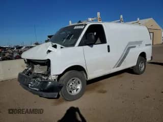 2022 Chevrolet Express Cargo с VIN 1GCWGAF70N1235841, выставлен на аукционе Copart как лот 84707025 с пробегом 57 987 миль миль и Списание • Salvage title. История ставок и продаж доступна на DreamBid. Изображение 1.
