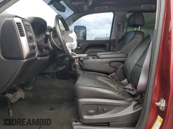2016 Chevrolet Silverado 1500 LT z VIN 3GCUKREC0GG339978, wystawiony jako Copart lot #84646325 z przebiegiem 37 875 mil mil oraz Czysty tytuł • Clean title. Historia ofert i sprzedaży dostępna na DreamBid. Obrazek 7.