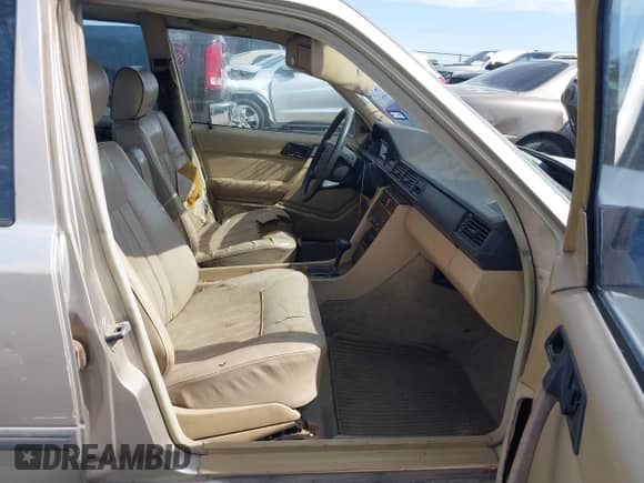 1987 Mercedes-Benz 300 с VIN WDBEB33D2HA291167, выставлен на аукционе IAAI как лот 43137862 с пробегом 244 051 миль миль и . История ставок и продаж доступна на DreamBid. Изображение 5.