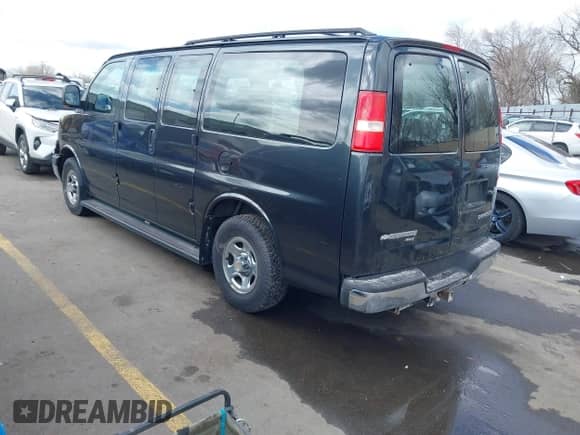 2003 Chevrolet Express с VIN 1GNFH15T331163307, выставлен на аукционе IAAI как лот 41788527 с пробегом 146 843 миль миль и . История ставок и продаж доступна на DreamBid. Изображение 3.