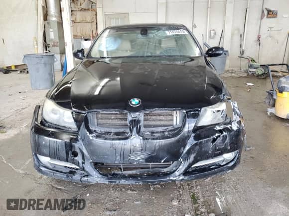 2011 BMW 3 Series 335i xDrive z VIN WBAPL5C50BA917847, wystawiony jako Copart lot #71070415 z przebiegiem 192 850 mil mil oraz Szkoda całkowita • Salvage title. Historia ofert i sprzedaży dostępna na DreamBid. Obrazek 5.