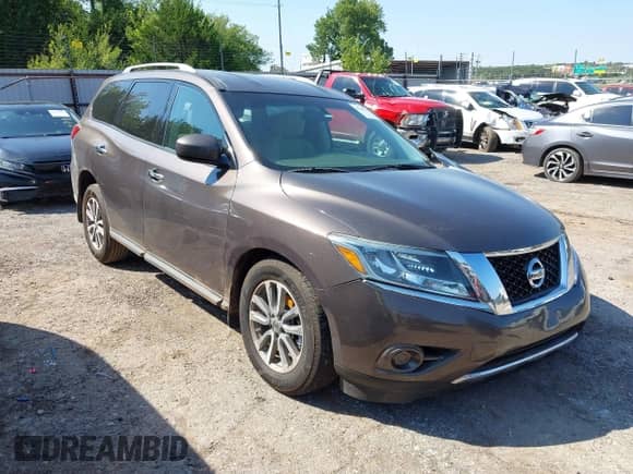 2015 Nissan Pathfinder Platinum with VIN 5N1AR2MN0FC673255, listed as a IAAI auction lot 43108711 with 162,782 mi miles and . Bid and sale history available at DreamBid. Image 1.