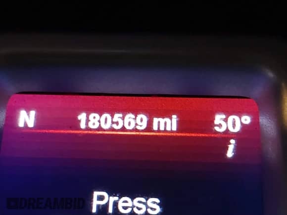 2011 Dodge Journey SXT z VIN 3D4PG5FG2BT511083, wystawiony jako IAAI lot #41898453 z przebiegiem 180 569 mil mil oraz . Historia ofert i sprzedaży dostępna na DreamBid. Obrazek 7.