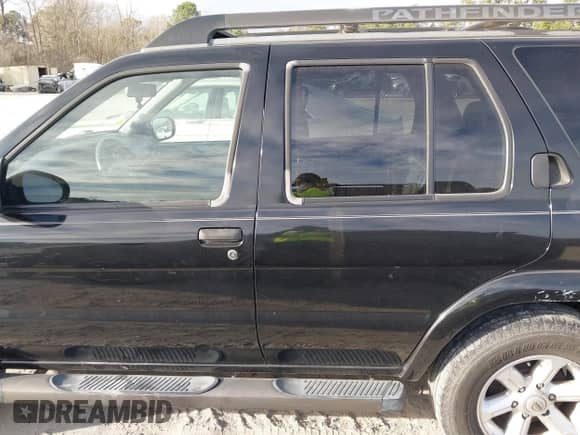 2004 Nissan Pathfinder SE с VIN JN8DR09Y74W922014, выставлен на аукционе IAAI как лот 41716027 с пробегом 85 472 миль миль и . История ставок и продаж доступна на DreamBid. Изображение 14.