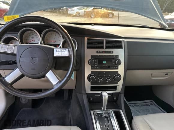 2006 Dodge Magnum R/T с VIN 2D8GZ57276H276836, выставлен на аукционе Copart как лот 85975094 с пробегом 81 565 миль миль и Чистый • Clean title. История ставок и продаж доступна на DreamBid. Изображение 9.