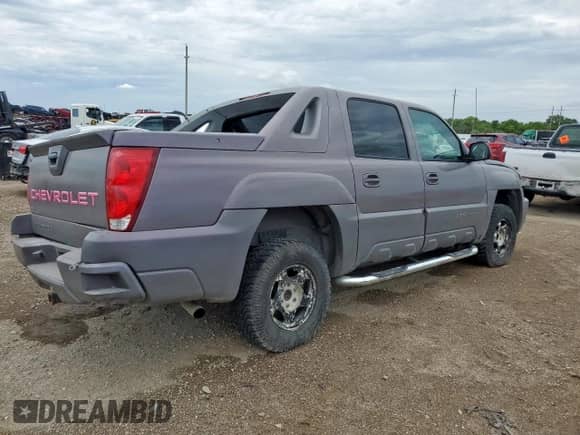 2002 Chevrolet Avalanche с VIN 3GNEC13T62G118052, выставлен на аукционе Copart как лот 67182265 с пробегом 247 956 миль миль и Списание • Salvage title. История ставок и продаж доступна на DreamBid. Изображение 3.