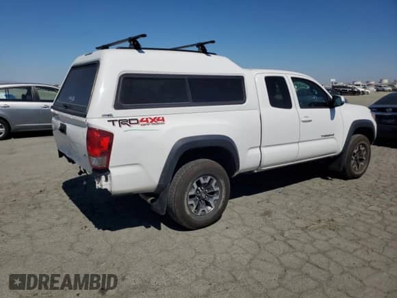2017 Toyota Tacoma SR5 с VIN 5TFSZ5AN7HX079322, выставлен на аукционе Copart как лот 80861755 с пробегом 96 977 миль миль и Списание • Salvage title. История ставок и продаж доступна на DreamBid. Изображение 3.
