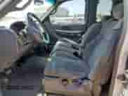 2002 Ford F-150 XL z VIN 1FTRX17L82NA73485, wystawiony jako Copart lot #65565265 z przebiegiem 186 263 mil mil oraz Czysty tytuł • Clean title. Historia ofert i sprzedaży dostępna na DreamBid. Obrazek 7.