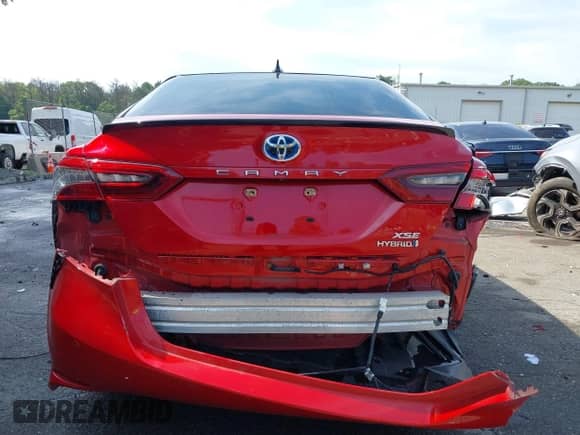 2022 Toyota Camry Hybrid XSE с VIN 4T1K31AK7NU035054, выставлен на аукционе IAAI как лот 42652603 с пробегом 51 284 миль миль и . История ставок и продаж доступна на DreamBid. Изображение 6.