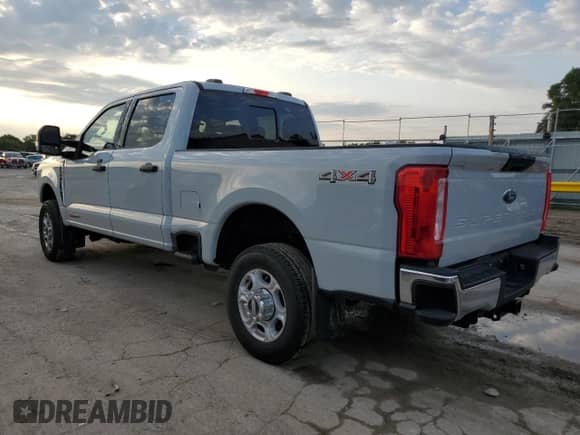 2025 Ford F-250 XL с VIN 1FT8W2BM2SED48756, выставлен на аукционе Copart как лот 71907015 с пробегом 2 868 миль миль и Списание • Salvage title. История ставок и продаж доступна на DreamBid. Изображение 2.