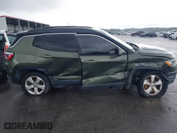 2018 Jeep Compass Latitude z VIN 3C4NJDBB2JT315024, wystawiony jako IAAI lot #42995546 z przebiegiem 111 279 mil mil oraz . Historia ofert i sprzedaży dostępna na DreamBid. Obrazek 13.