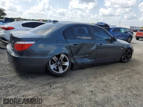 2010 BMW 5 Series 528i с VIN WBANU5C58AC363979, выставлен на аукционе Copart как лот 61035495 с пробегом 206 460 миль миль и Чистый • Clean title. История ставок и продаж доступна на DreamBid. Изображение 3.