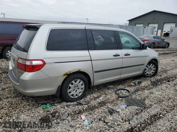 2005 Honda Odyssey LX with VIN 5FNRL38265B083707, listed as a Copart auction lot 55481805 with 220,540 mi miles and Non repairable. Bid and sale history available at DreamBid. Image 3.