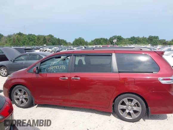 2017 Toyota Sienna SE with VIN 5TDXZ3DC8HS897684, listed as a IAAI auction lot 42989798 with 48,065 mi miles and . Bid and sale history available at DreamBid. Image 14.