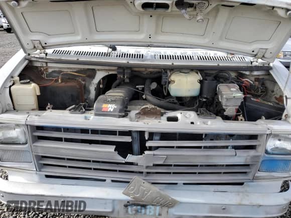 1988 Chevrolet Chevy с VIN 2GCHG31K1J4155953, выставлен на аукционе Copart как лот 44465785 с пробегом 68 797 миль миль и Списание • Salvage title. История ставок и продаж доступна на DreamBid. Изображение 12.