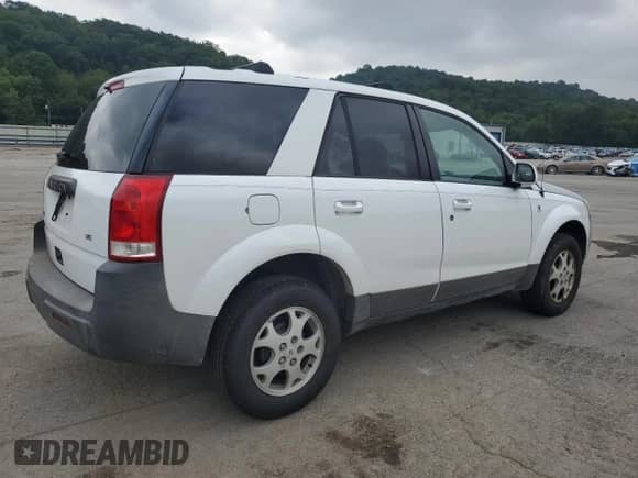2005 Saturn VUE with VIN 5GZCZ53425S810240, listed as a Copart auction lot 68646895 with 177,552 mi miles and Salvage title. Bid and sale history available at DreamBid. Image 3.