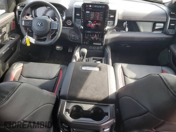 2025 Ram 1500 RHO z VIN 1C6SRFUP3SN641939, wystawiony jako Copart lot #48302615 z przebiegiem 1 210 mil mil oraz Szkoda całkowita • Salvage title. Historia ofert i sprzedaży dostępna na DreamBid. Obrazek 8.