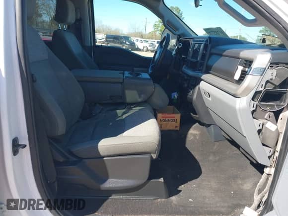 2024 Ford F-250 XL с VIN 1FT7W2BT7REE11458, выставлен на аукционе IAAI как лот 41733770 с пробегом 30 695 миль миль и . История ставок и продаж доступна на DreamBid. Изображение 5.