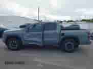 2024 Nissan Frontier SV z VIN 1N6ED1EJ2RN665691, wystawiony jako IAAI lot #43191816 z przebiegiem 10 090 mil mil oraz . Historia ofert i sprzedaży dostępna na DreamBid. Obrazek 15.