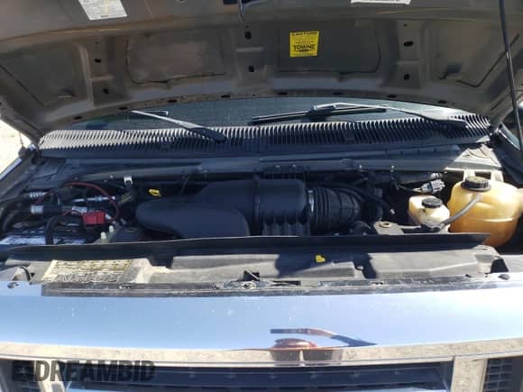 2013 Ford Econoline Cargo Commercial z VIN 1FTNE1EW8DDB19505, wystawiony jako Copart lot #61860735 z przebiegiem 300 941 mil mil oraz Czysty tytuł • Clean title. Historia ofert i sprzedaży dostępna na DreamBid. Obrazek 12.