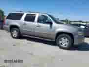 2007 Chevrolet Suburban LTZ with VIN 3GNFK16317G267995, listed as a Copart auction lot 70429295 with 336,888 mi miles and Clean title. Bid and sale history available at DreamBid. Image 4.