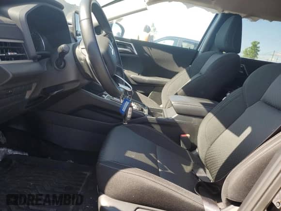 2024 Mitsubishi Outlander ES with VIN JA4J4UA85RZ618163, listed as a Copart auction lot 63319585 with 39,671 mi miles and Salvage title. Bid and sale history available at DreamBid. Image 7.
