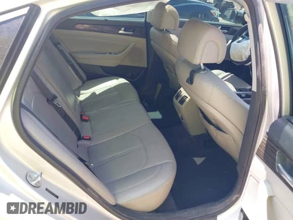 2015 Hyundai Sonata Limited с VIN 5NPE34AF1FH042261, выставлен на аукционе IAAI как лот 42518974 с пробегом 105 051 миль миль и . История ставок и продаж доступна на DreamBid. Изображение 8.