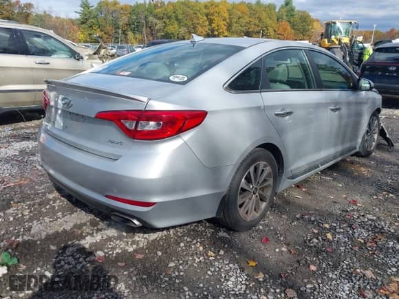 2017 Hyundai Sonata Sport с VIN 5NPE34AF6HH562328, выставлен на аукционе IAAI как лот 43488135 с пробегом 110 145 миль миль и . История ставок и продаж доступна на DreamBid. Изображение 4.
