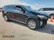 2019 Kia Sorento L with VIN 5XYPG4A35KG566582, listed as a Copart auction lot 81931535 with 64,508 mi miles and Salvage title. Bid and sale history available at DreamBid. Image 4.