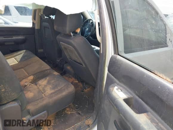 2013 Chevrolet Silverado 1500 LS z VIN 3GCPCREA0DG271797, wystawiony jako IAAI lot #41895015 z przebiegiem 174 940 mil mil oraz . Historia ofert i sprzedaży dostępna na DreamBid. Obrazek 8.