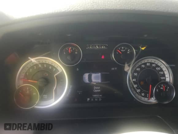 2013 Ram 1500 SLT z VIN 1C6RR6LG4DS639136, wystawiony jako Copart lot #63846925 z przebiegiem 196 633 mil mil oraz Czysty tytuł • Clean title. Historia ofert i sprzedaży dostępna na DreamBid. Obrazek 9.