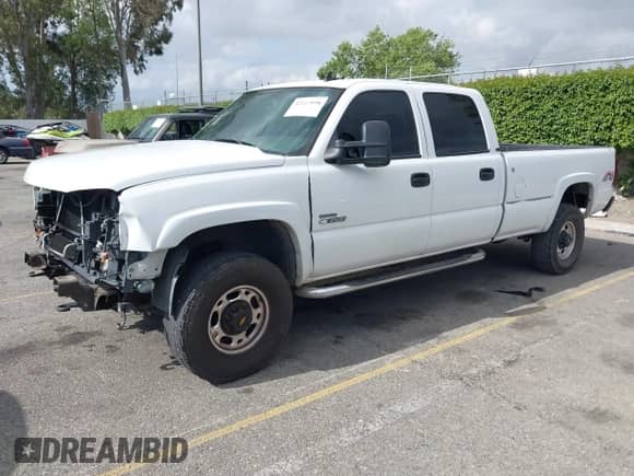 2006 Chevrolet Silverado 3500 SRW Wrk Trk z VIN 1GCHK33D06F229202, wystawiony jako IAAI lot #42117898 z przebiegiem 216 781 mil mil oraz . Historia ofert i sprzedaży dostępna na DreamBid. Obrazek 18.