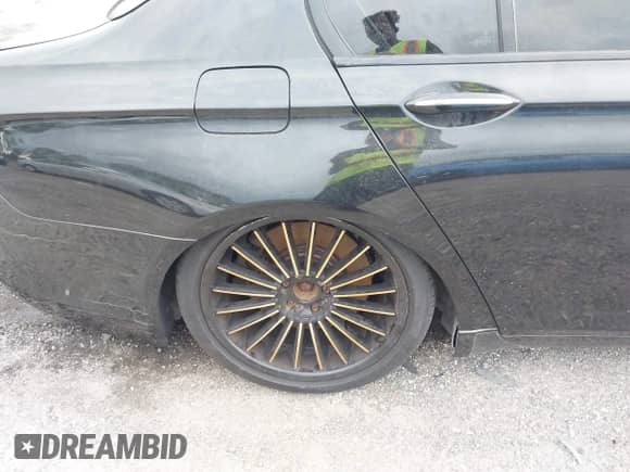 2011 BMW 7 Series 750Li z VIN WBAKB8C55BC852304, wystawiony jako IAAI lot #42548356 z przebiegiem 166 529 mil mil oraz . Historia ofert i sprzedaży dostępna na DreamBid. Obrazek 13.