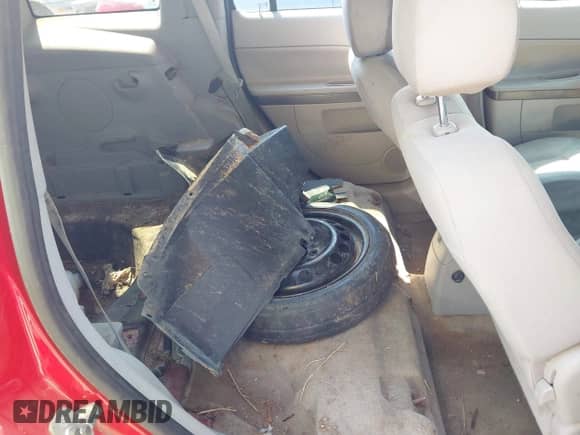 2011 Chevrolet HHR LS с VIN 3GNBAAFW0BS561129, выставлен на аукционе IAAI как лот 43243423 с пробегом 290 855 миль миль и . История ставок и продаж доступна на DreamBid. Изображение 8.