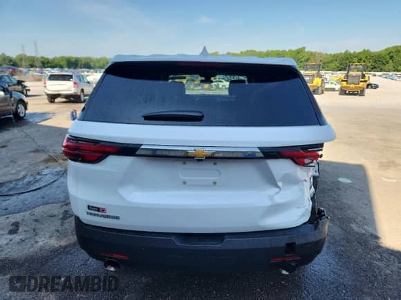 2022 Chevrolet Traverse LS z VIN 1GNERFKW2NJ163886, wystawiony jako Copart lot #64404325 z przebiegiem 45 207 mil mil oraz Szkoda całkowita • Salvage title. Historia ofert i sprzedaży dostępna na DreamBid. Obrazek 6.