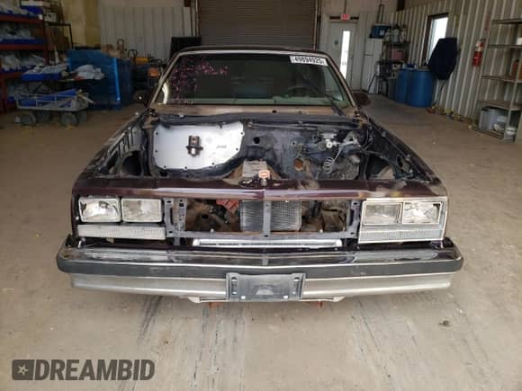 1986 Chevrolet El Camino SS с VIN 3GCCW80H8GS910613, выставлен на аукционе Copart как лот 49894925 с пробегом 65 386 миль миль и Списание • Salvage title. История ставок и продаж доступна на DreamBid. Изображение 5.