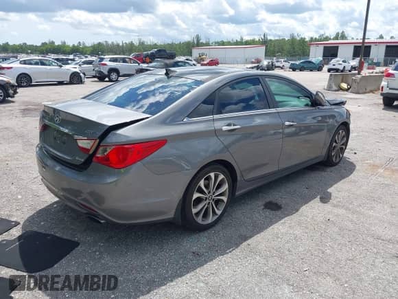 2013 Hyundai Sonata Limited с VIN 5NPEC4AB5DH660774, выставлен на аукционе IAAI как лот 43214817 с пробегом 131 598 миль миль и . История ставок и продаж доступна на DreamBid. Изображение 4.