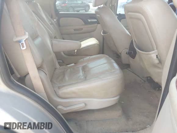 2007 Chevrolet Tahoe LTZ z VIN 1GNFC13067R225538, wystawiony jako IAAI lot #42880165 z przebiegiem 173 796 mil mil oraz . Historia ofert i sprzedaży dostępna na DreamBid. Obrazek 8.