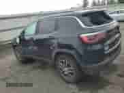 2020 Jeep Compass Latitude z VIN 3C4NJDBB4LT153870, wystawiony jako Copart lot #81761635 z przebiegiem Nie podano mil oraz Szkoda całkowita • Salvage title. Historia ofert i sprzedaży dostępna na DreamBid. Obrazek 2.
