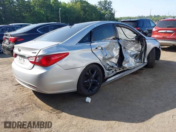 2012 Hyundai Sonata SE с VIN 5NPEC4AC6CH355744, выставлен на аукционе IAAI как лот 42551898 с пробегом 250 611 миль миль и . История ставок и продаж доступна на DreamBid. Изображение 4.