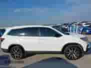 2022 Honda Pilot Touring 7-Passenger z VIN 5FNYF5H64NB015410, wystawiony jako IAAI lot #43007697 z przebiegiem 39 573 mil mil oraz . Historia ofert i sprzedaży dostępna na DreamBid. Obrazek 13.