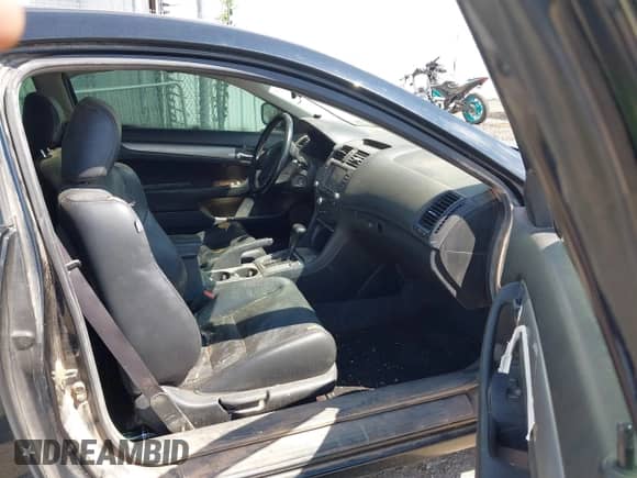 2004 Honda Accord EX с VIN 1HGCM82754A022071, выставлен на аукционе IAAI как лот 42697276 с пробегом 363 905 миль миль и . История ставок и продаж доступна на DreamBid. Изображение 5.