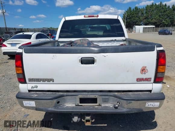 2005 GMC Sierra 1500 SLE с VIN 2GTEC13T051162389, выставлен на аукционе IAAI как лот 43050515 с пробегом Не указан миль и . История ставок и продаж доступна на DreamBid. Изображение 16.