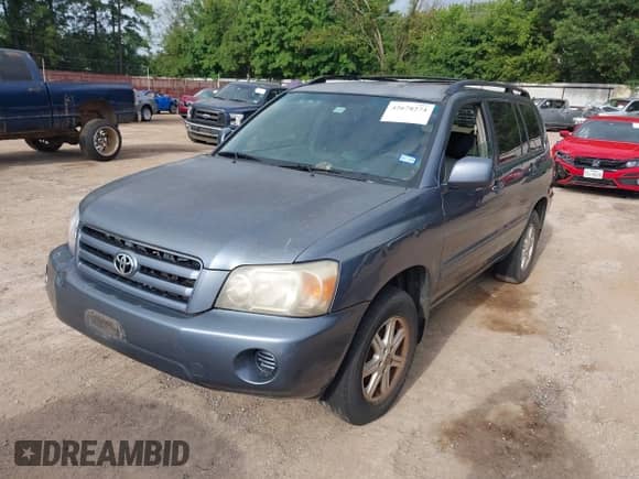 2006 Toyota Highlander with VIN JTEGP21A960104326, listed as a IAAI auction lot 42678274 with 268,626 mi miles and . Bid and sale history available at DreamBid. Image 2.