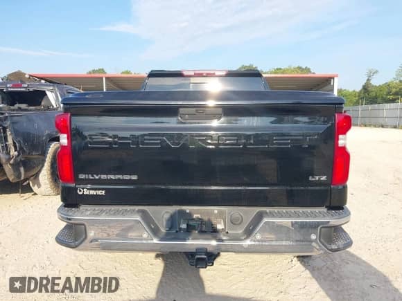 2019 Chevrolet Silverado 1500 LTZ с VIN 3GCPWEED4KG169023, выставлен на аукционе IAAI как лот 43060674 с пробегом 128 061 миль миль и . История ставок и продаж доступна на DreamBid. Изображение 16.
